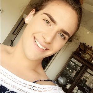 Meet your Posher, Jade